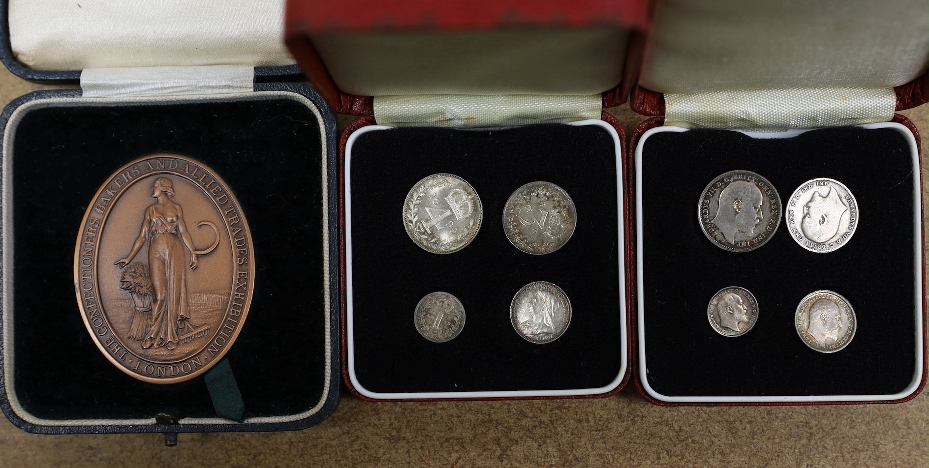 UK coins - Victoria maundy sets, 1899 in original case, 1893 in a later case, George V Maundy set 1915, later case and Edward VII maundy set 1904, later case, 3d worn, Together with various 19th/20th century commemorativ